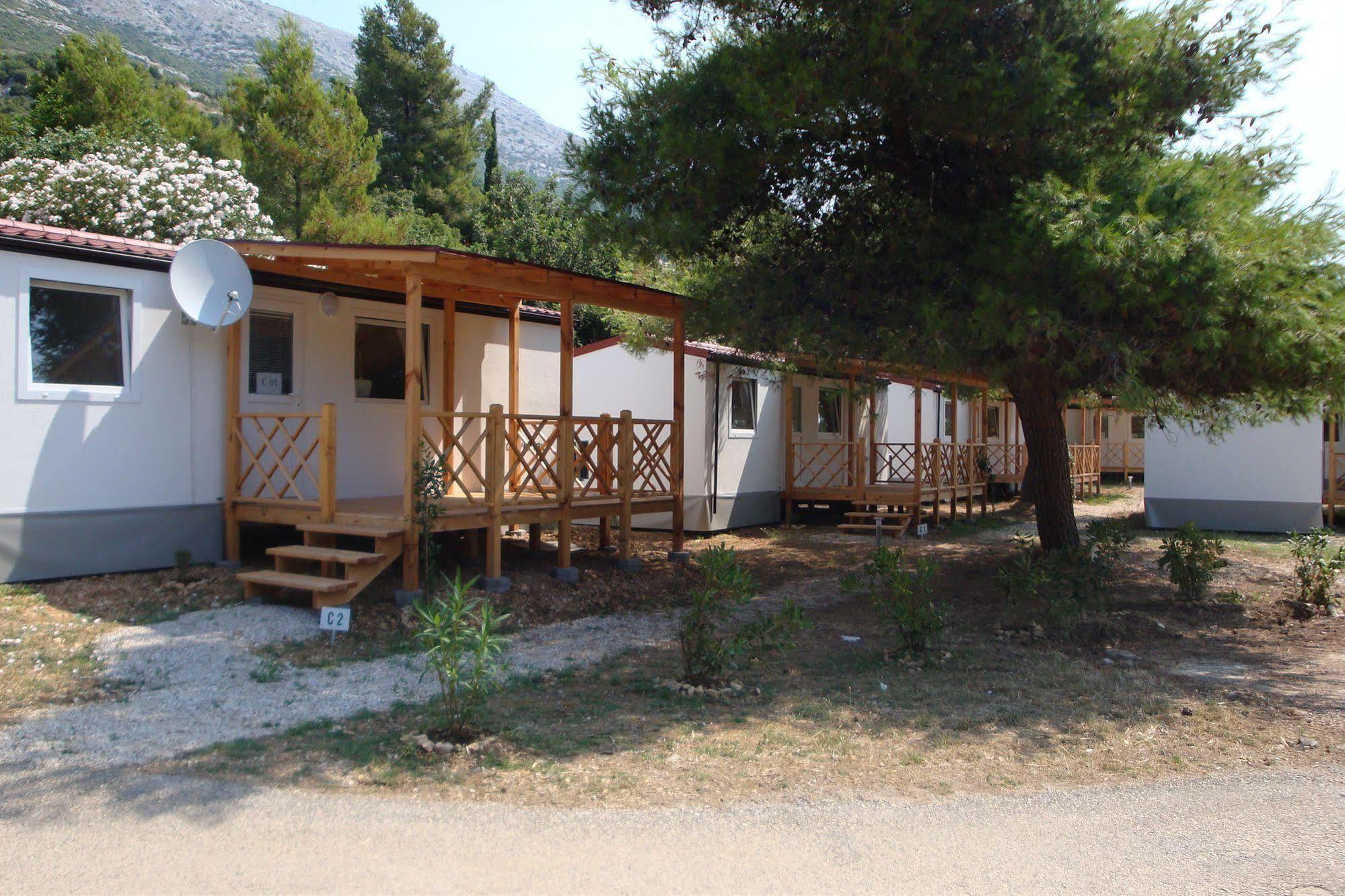 Camp Perna Hotel Kuciste Exterior photo